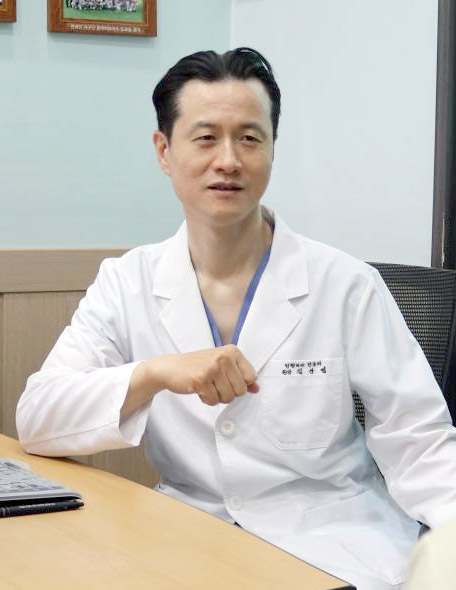 선수촌병원 김상범 대표원장 의료진 사진